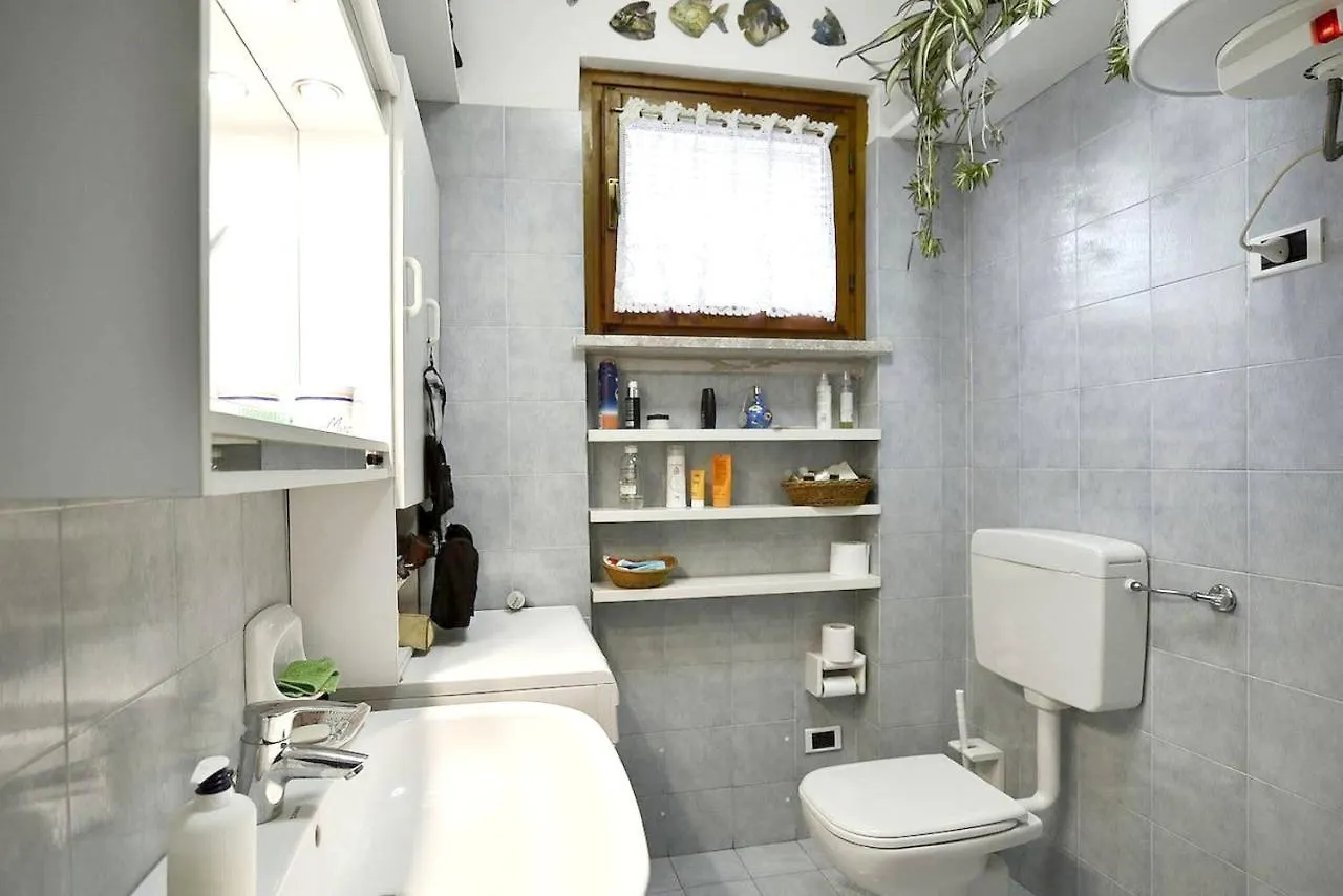 Charming Pacengo Garden Apartment Pacengo Di Lazise Italy