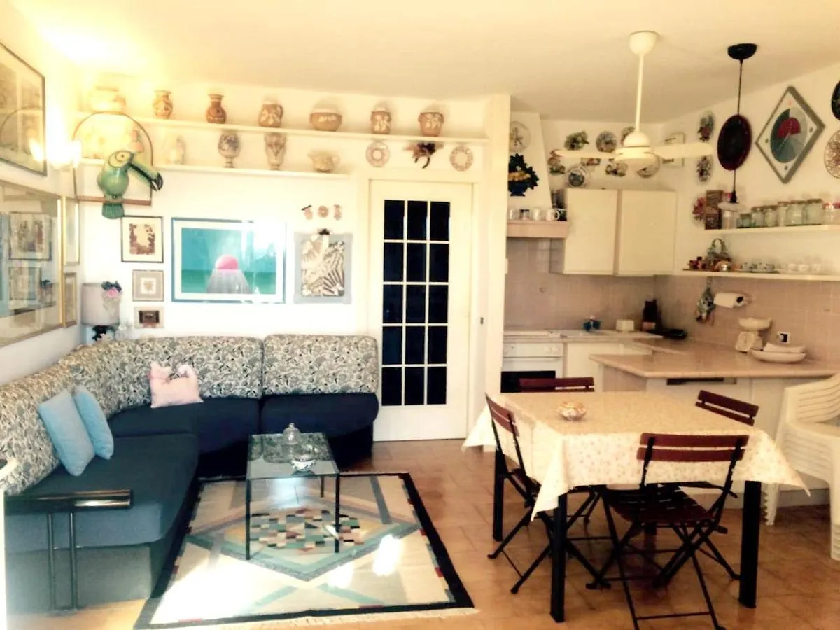 Charming Pacengo Garden Apartment Pacengo Di Lazise Italy