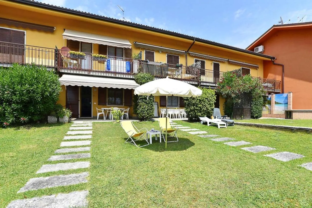 Charming Pacengo Garden Apartment Pacengo Di Lazise Italy