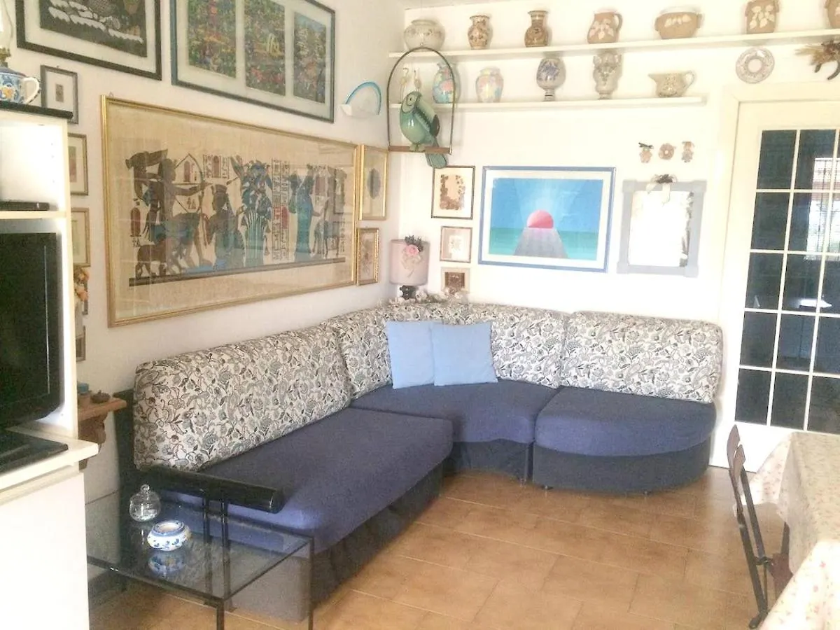 Charming Pacengo Garden Apartment Pacengo Di Lazise Italy