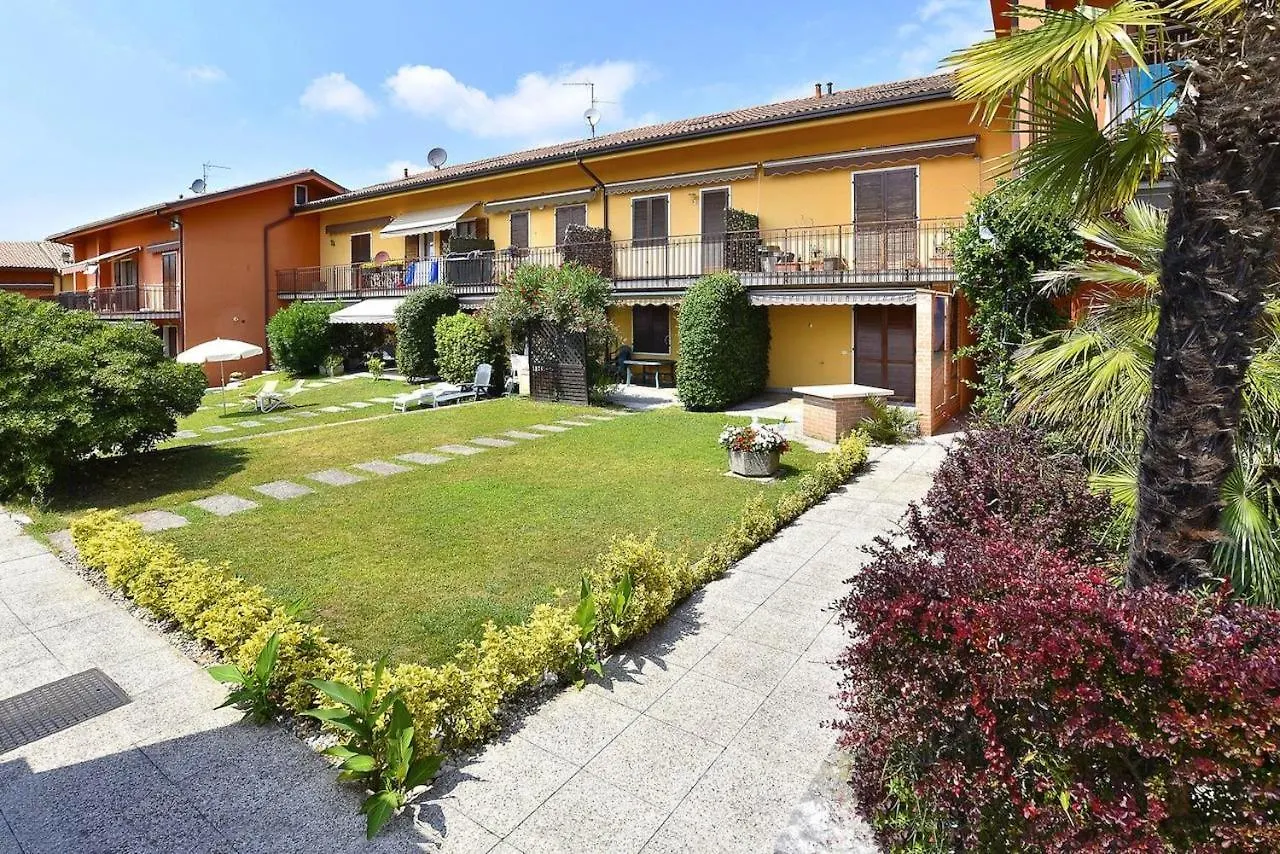 Charming Pacengo Garden Apartment Pacengo Di Lazise Italy