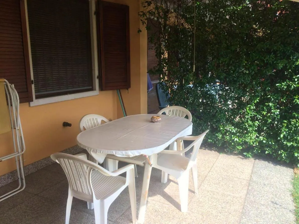 Charming Pacengo Garden Apartment Pacengo Di Lazise Italy